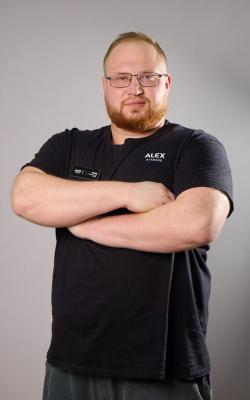 Инструктор групповых программ Медведев  Юрий