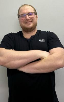 Инструктор групповых программ Медведев Юрий