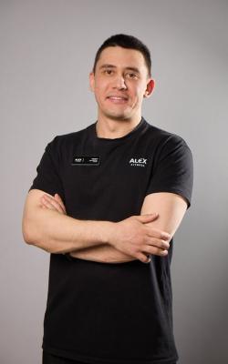 Инструктор тренажерного зала Мухаметьянов  Тимур