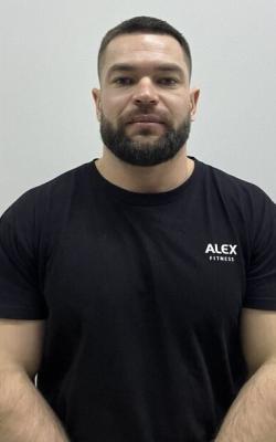 Инструктор тренажерного зала Шарифуллин Анис